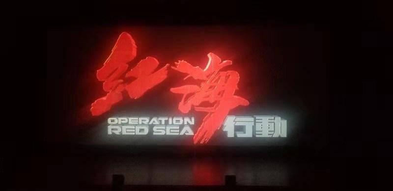 救援摄影师男孩